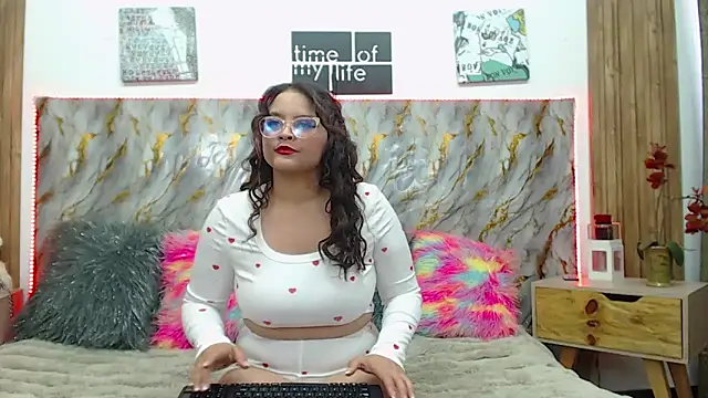 rossyvalbuena online show from June 20, 2026, 2:53 pm