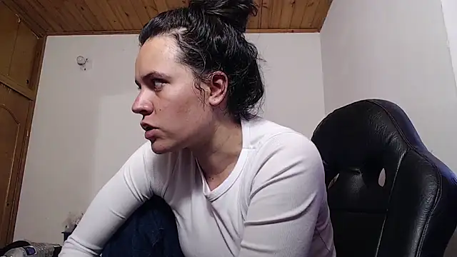 Shanel Lozano online show from May 25, 2026, 4:13 pm