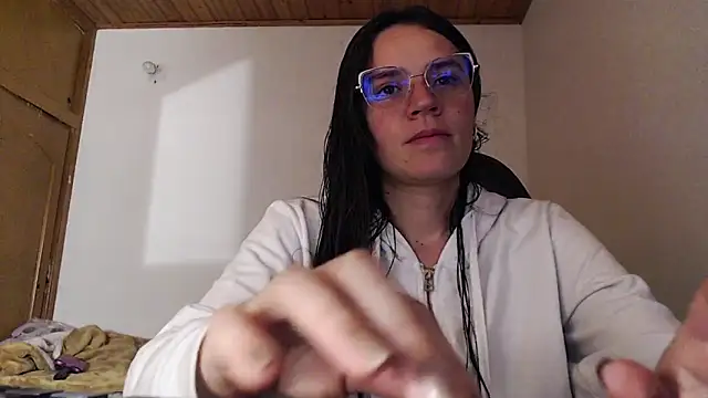 Shanel Lozano online show from June 14, 2026, 12:52 am