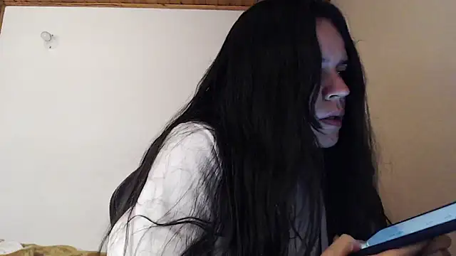 Shanel Lozano online show from June 14, 2026, 2:46 am