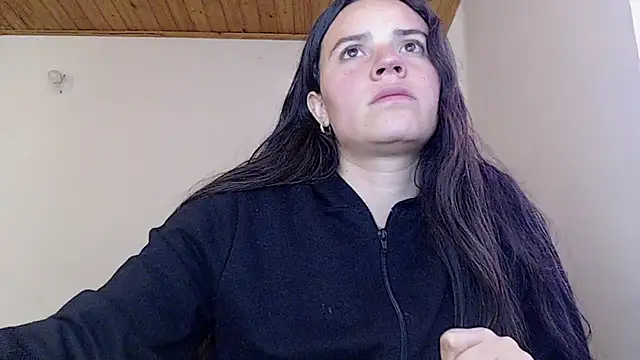 Shanel Lozano online show from July 15, 2026, 9:09 pm