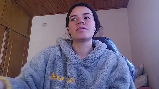 Shanel Lozano online show from July 23, 2026, 4:49 pm