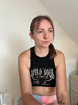 Snapshot of Marina_und_Jayden chatting on July 10, 2026, 12:41 pm Marina und Jayden online show from July 10, 2026, 12:41 pm