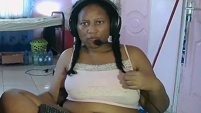 Eirondra valeen online show from July 26, 2026, 1:40 pm