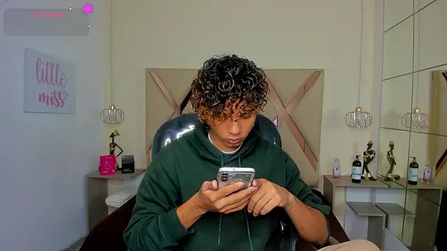 Anyelo Twink online show from July 1, 2026, 4:14 am