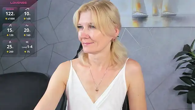 Julie Lucas online show from July 23, 2026, 12:24 am