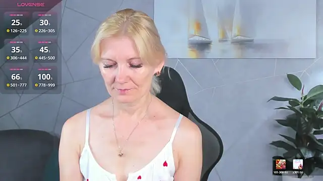 Julie Lucas online show from July 24, 2026, 12:19 am