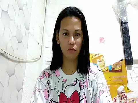 Snapshot of HugeAgatha chatting on April 28, 2026, 4:23 pm HugeAgatha online show from April 28, 2026, 4:23 pm