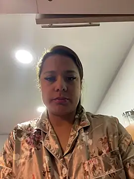 Pretty  Milf online show from July 19, 2026, 2:43 pm