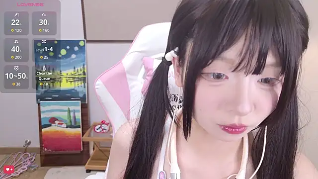 Qiqiiii-05 online show from July 25, 2026, 2:03 pm