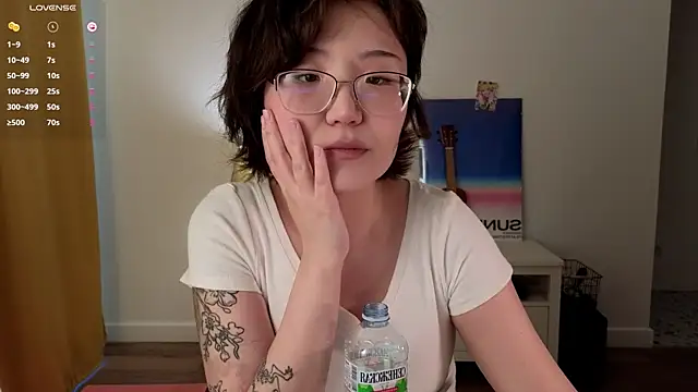 nullgirl online show from July 18, 2026, 2:49 am