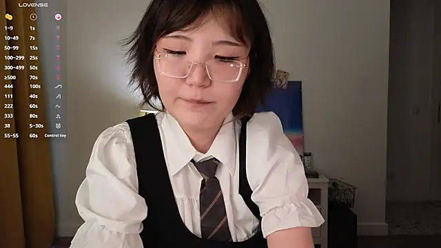 nullgirl online show from August 4, 2026, 3:10 am