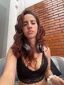 elodie rouge online show from July 23, 2026, 3:54 pm