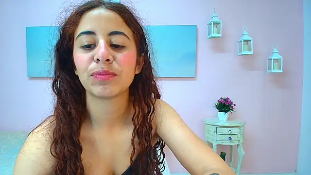 scarlett clyde online show from July 2, 2026, 12:44 pm