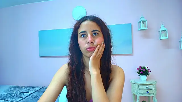 scarlett clyde online show from July 15, 2026, 12:43 pm
