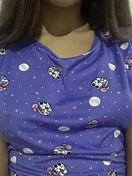 raveninha05 online show from July 13, 2026, 12:02 am