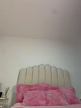Alison Ivanova online show from June 25, 2026, 1:05 am