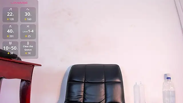 naughtylizeth  online show from April 7, 2026, 8:42 pm