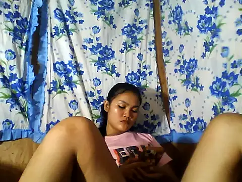 PinaySkinnyJust18 online show from June 30, 2026, 10:27 am