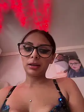 HiddendesireXO01 online show from June 3, 2026, 9:45 am