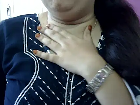 Cute Aliyaa online show from May 8, 2026, 10:31 am