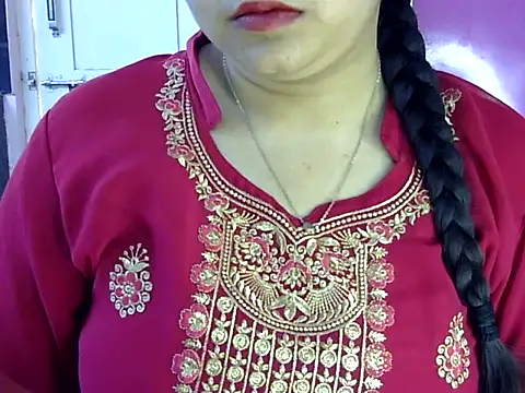 Cute Aliyaa online show from May 23, 2026, 11:03 am