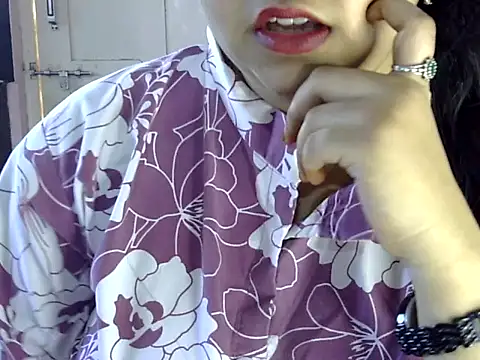 Cute Aliyaa online show from May 30, 2026, 10:12 am