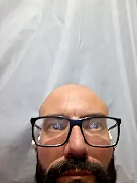 Robsonitj90 online show from May 14, 2026, 9:21 pm