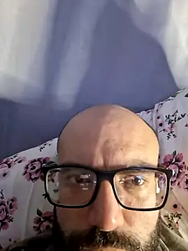 Robsonitj90 online show from May 28, 2026, 10:01 am