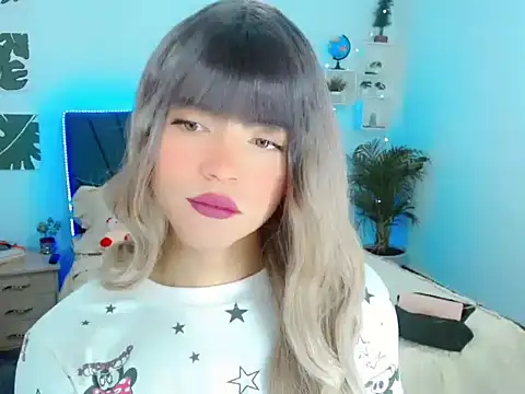 ZoeSchmmit online show from July 21, 2026, 3:58 pm