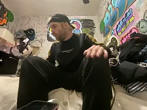gothboiplzty online show from May 2, 2026, 8:08 am