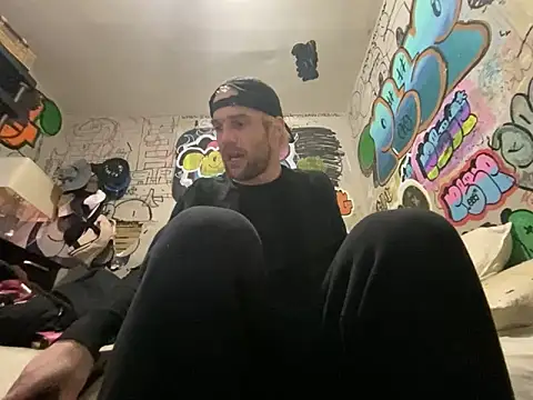 gothboiplzty online show from May 5, 2026, 11:35 pm
