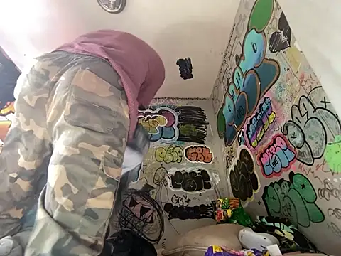 gothboiplzty online show from May 31, 2026, 9:27 pm