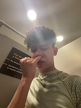 yoursexyjose online show from July 28, 2026, 10:42 pm