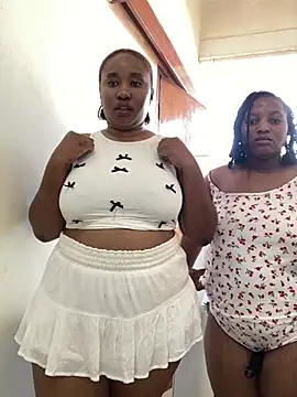 MeekyCurvyAss online show from May 6, 2026, 1:27 pm