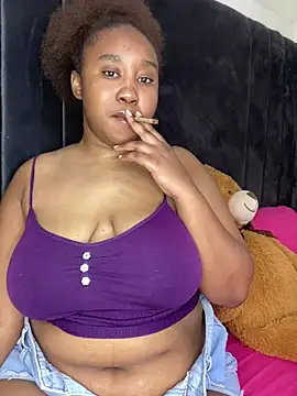 MeekyCurvyAss online show from May 23, 2026, 12:09 pm