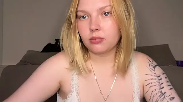 Ophelia Ritz online show from July 28, 2026, 8:52 pm