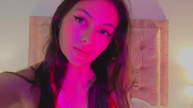 Jennifer Lee  online show from July 3, 2026, 10:38 pm