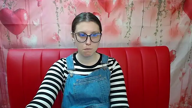 LilianaShine online show from May 14, 2026, 5:14 am