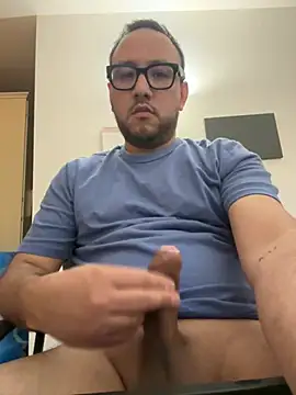 latinocalientehot online show from June 7, 2026, 8:01 pm