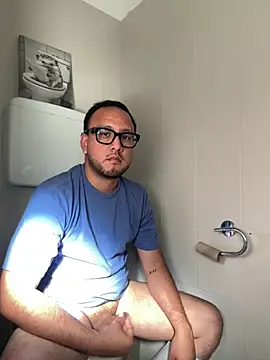 latinocalientehot online show from June 24, 2026, 4:17 pm