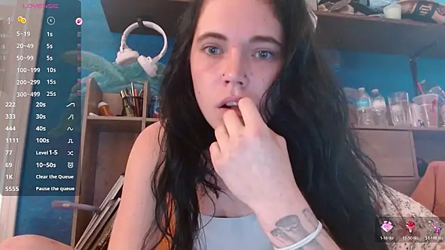 Snapshot of ahungkittykat chatting on May 15, 2026, 6:48 pm ahungkittykat online show from May 15, 2026, 6:48 pm