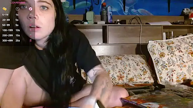 Snapshot of ahungkittykat chatting on May 25, 2026, 5:46 am ahungkittykat online show from May 25, 2026, 5:46 am