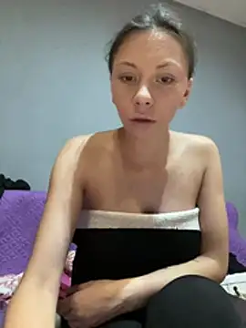 Foxy20withBear online show from July 17, 2026, 7:19 pm
