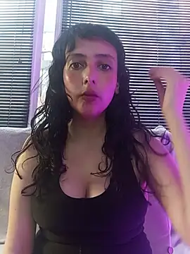 Snapshot of Eva_Err chatting on May 15, 2026, 10:17 pm Eva Err online show from May 15, 2026, 10:17 pm