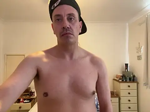 malcolm2334 online show from April 11, 2026, 1:04 pm