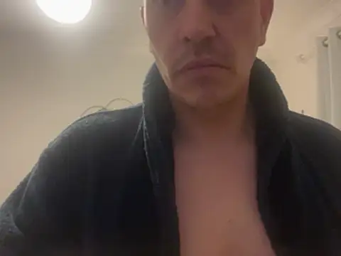 malcolm2334 online show from April 12, 2026, 1:10 am