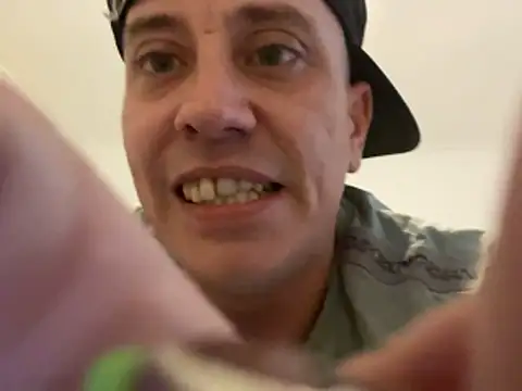 malcolm2334 online show from May 24, 2026, 5:40 pm