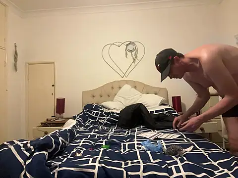 malcolm2334 online show from July 22, 2026, 8:44 pm