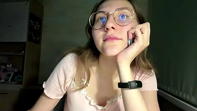 Miaaa Moon online show from July 1, 2026, 7:46 pm